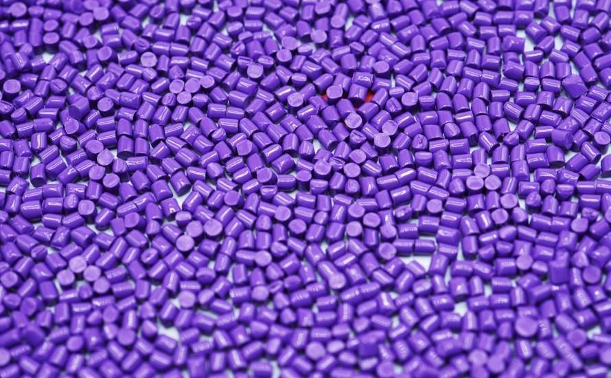 Violet masterbatch provides excellent color dispersion, stability, and heat resistance, making it ideal for various applications and customizable to meet specific requirements