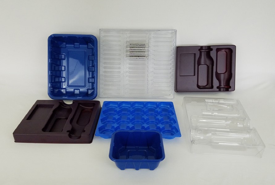 thin-plastic-sheets-are-used-for-plastic-trays