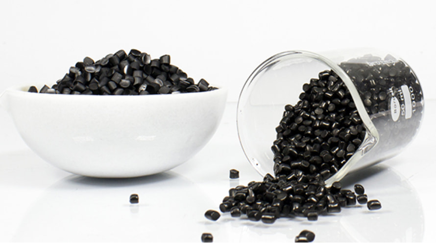 Carbon nanotubes can be used to replace carbon black in black masterbatch compositions.