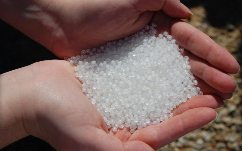 يمكن البولي إثيلين الخطي منخفض الكثافة والبولي إثيلين منخفض الكثافة مقاومة الأشعة فوق البنفسجية