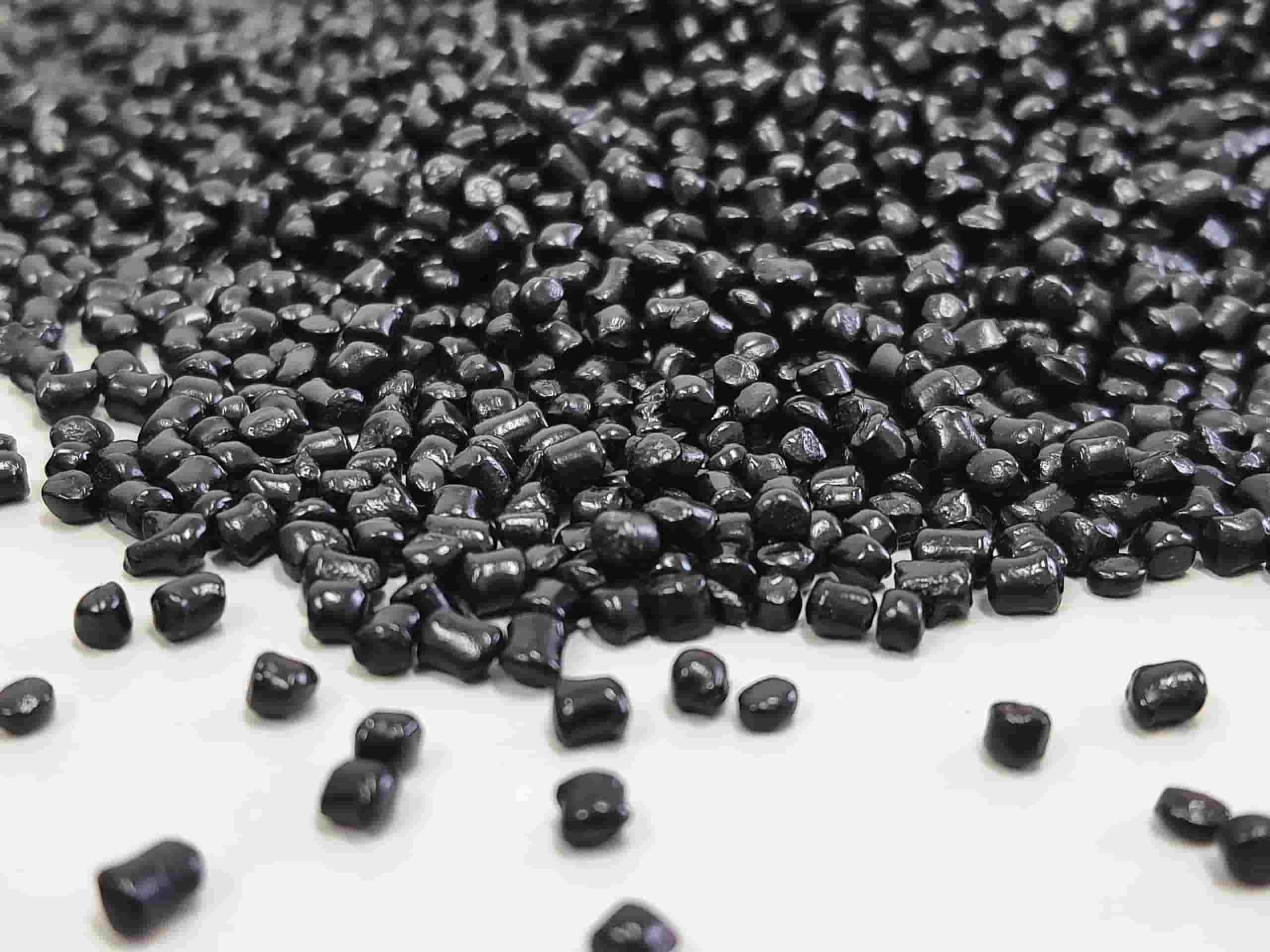 Black PP granules are deeply valued for their strength, color stability, and chemical resistance.