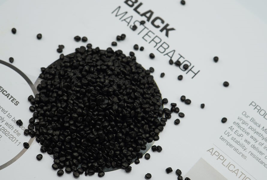 black-masterbatch-combines-black-carbon-pigment-plastic-resin-and-additives