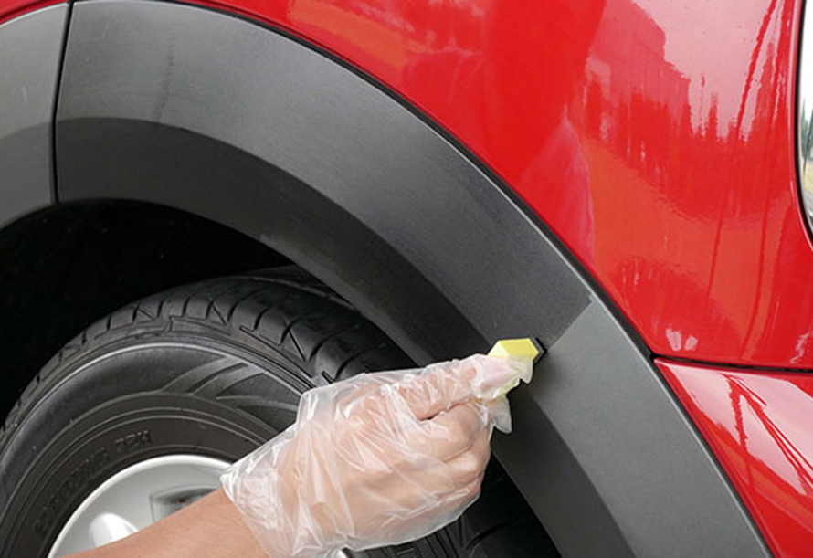 كيفية استعادة البلاستيك الباهت؟