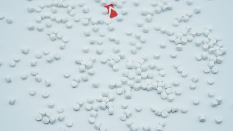 يعتبر الماسترباتش ضروريًا في عملية إنتاج الأكياس البلاستيكية.